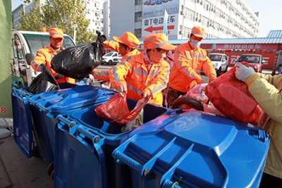 德报读图｜今天环卫工人节，向他们道一声辛苦了！