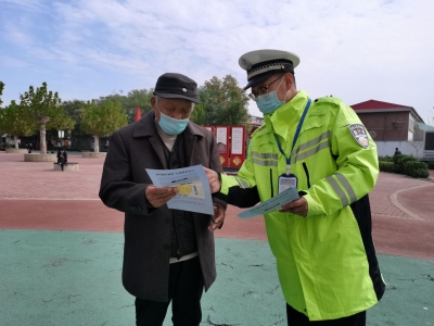 敬老爱老 安全先行 | 德州交警开展老年人交通安全宣传活动
