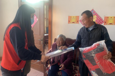 乐陵寨头堡乡：情暖童心送关爱