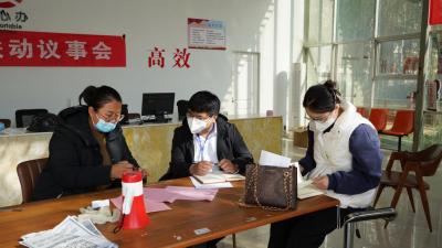 夏津县：“三部手机”的社区书记和她的“战友们”