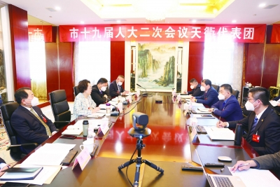 天衢新区代表团审议政府工作报告：构建“1+426”体系 高标准建设新区