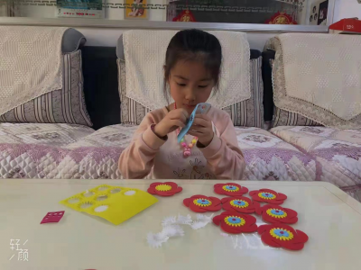 文明实践热在日常！德州宋官屯街道李相庄社区：开展“七彩同心球”线上手工活动