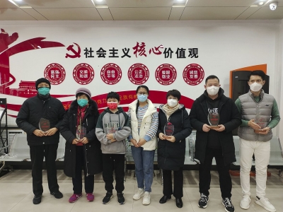 天衢新区宋官屯街道新城社区：开展志愿者积分兑换活动