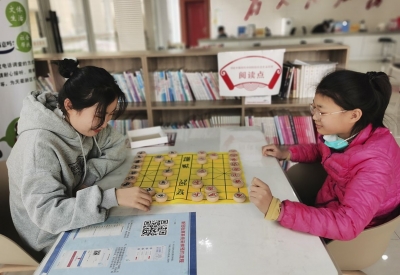 天衢新区宋官屯街道王庄社区：开展线上亲子象棋活动