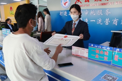 庆云县尚堂镇：当好“暖心人”“店小二” 构建高质量营商环境