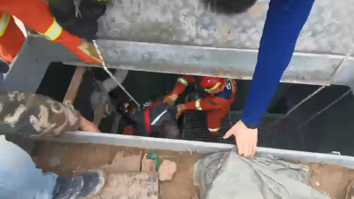 工人晕倒在9米深蓄水池！德州消防救援人员紧急行动，21分钟完成救援