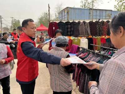 乐陵市杨安镇：政协委员赶大集 服务群众零距离