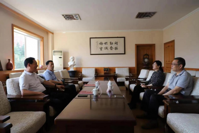 山东立德树人学会会长姜波到青岛滨海学院调研