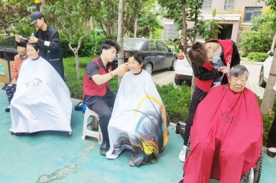 天衢新区宋官屯街道十二里庄社区：“小市集”帮助居民实现“微心愿”