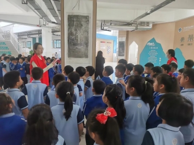 齐河县：新时代文明实践“流动博物馆”志愿者将“历史文化大餐”送进校园