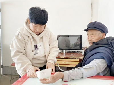 山东好人严务乡大淀村村民张新爱：孝敬公婆如待亲生父母  