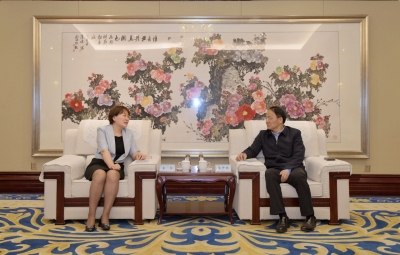 德州市委副书记、市长朱开国会见光大银行济南分行行长王萍