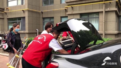 暖心 | 德州1考生脚踝骨折，交警、志愿者爱心接力全程护考