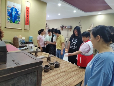 乡史馆里看变迁 老物件中忆乡愁 | 德州天衢新区袁桥镇开展乡史馆参观活动