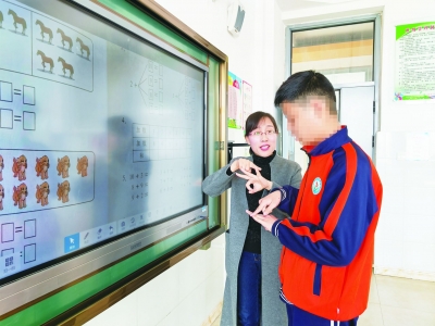二十五载默默付出，齐河郑玉芹用爱守护“折翼天使” | “做特殊孩子成长路上的光”