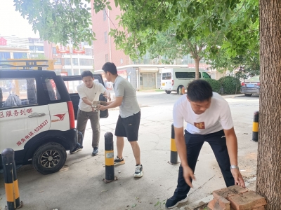 宁津宁城街道：围墙倒塌存隐患 社区紧急抢修半天完工