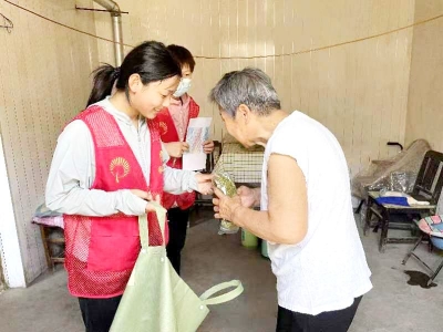 为民办实事 | 德城区700户困难家庭收到“解暑包”  ，内含绿豆、藿香正气口服液、风油精、清凉扇……