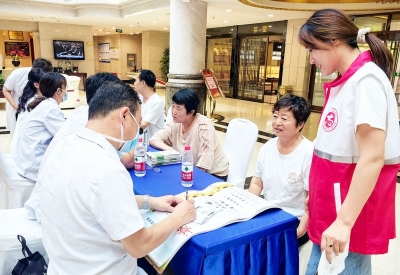 天衢新区宋官屯街道常兴社区：眼科义诊进社区 光明行动暖人心