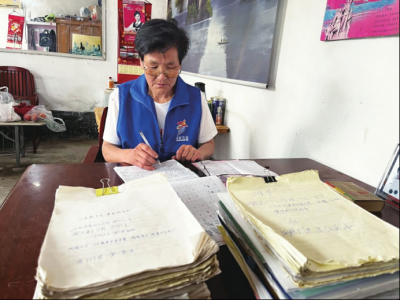 百万字日志书写民生温暖丨齐河县仁里集镇网格员杨昭荣串百家门、解百家忧