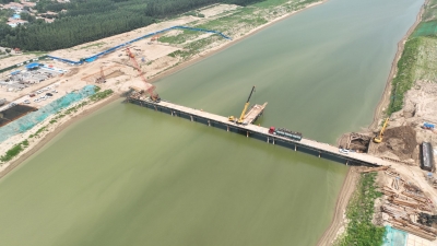 河道钢栈桥开辟项目建设“绿色通道”丨山东水网“一轴四横”德州市域连通西线引调水项目（二期）加速推进