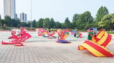 天衢新区宋官屯街道开展健身彩带龙培训班