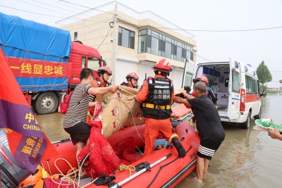 生活不能自理老人被困，德州消防全力营救！