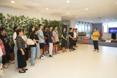 德州天衢新区袁桥镇组织开展“青鸟学子家乡行”优秀企业观摩活动