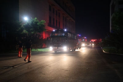 德州消防救援力量抵达河北省保定市高碑店集结点休整待命 