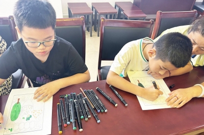 天衢新区宋官屯街道开展“勤俭节约 反对浪费”亲子绘画活动