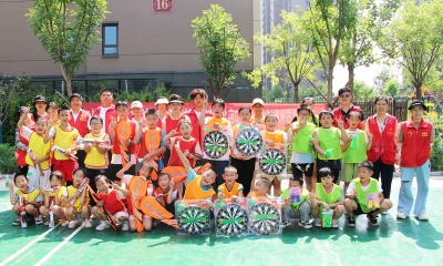 德城区运河街道盐店口社区举办青少年趣味运动会