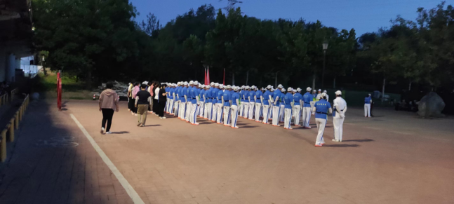 德州锦绣川景区：开启“早间亮化”模式，为晨练市民安全护航