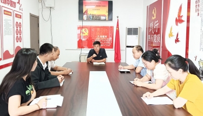 天衢新区宋官屯街道明月社区开展国防教育宣讲活动