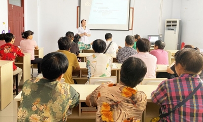 天衢新区宋官屯街道付庄社区开展关爱女性健康知识讲座