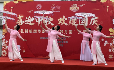 我们的节日 | 德州新华街道益德社区开展“喜迎中秋 欢度国庆”文艺汇演