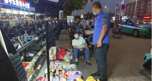 德城区城市管理局天衢大队持续开展市容秩序整治行动