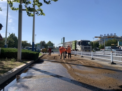 速度！德州环卫：2小时紧急清理机油泄漏路面