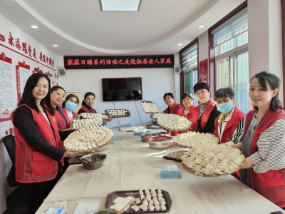独居老人吃上暖心水饺！南市社区开展“蒸蒸日膳”重阳节活动