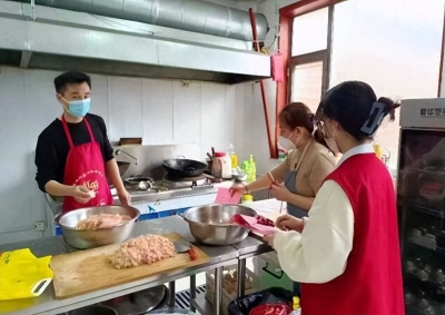 拧紧“安全阀” 守护“烟火气”｜德州市德城区新湖街道开展餐饮场所安全排查行动