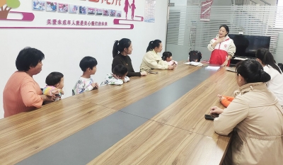 天衢新区宋官屯街道新城社区开展垃圾分类宣传活动