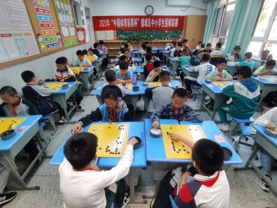 240名棋手纹枰论道 | 德城区举办中小学生围棋联赛