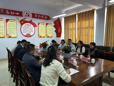 德州长河街道蔚嘉社区：为弘德小学爱心义卖学生颁发捐赠证书