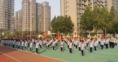  天衢新区弘德小学举行新少先队员入队仪式