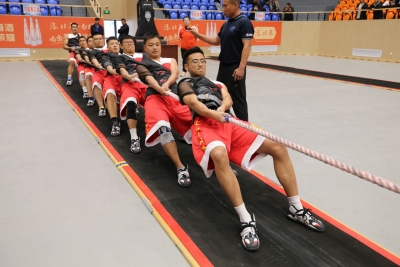 德州市首届职工运动会拔河比赛举办 