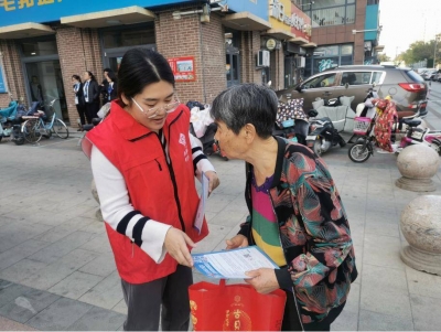 德城区新华街道邹李社区开展黄河大集暨医保惠民政策宣传活动