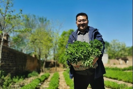 驻村第一书记赵振华：13.2万字的驻村工作笔记展现乡村“蝶变之路”