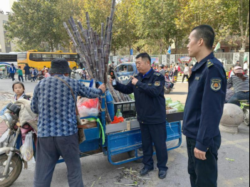 德州城管：净化校园周边环境 争做学生健康“守护者”