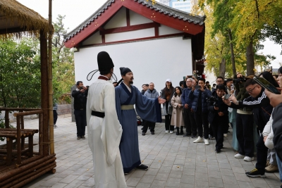 文化“两创”看齐鲁|登上太白楼李白纪念馆，全国网络名人感受诗韵济宁