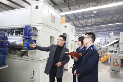德州市税务局落实多税共治绿色税收体系，助企业走上“减污降碳”之路