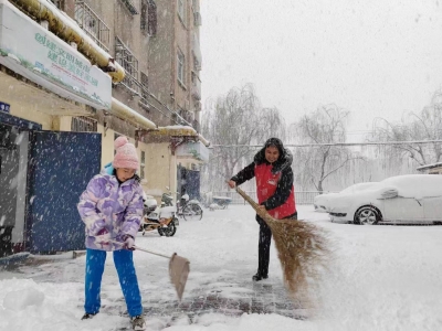 迎战暴风雪 | 德州市志愿服务联合会组织志愿者扫雪