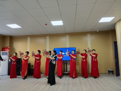 德州长河街道：开展老年模特走秀大课堂